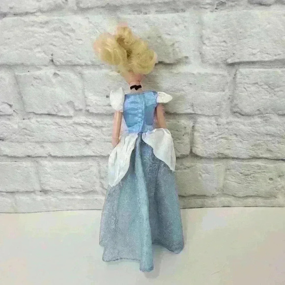 Disney Princess Cinderella Designer Doll store Limited Edition London - Picture 7 of 17